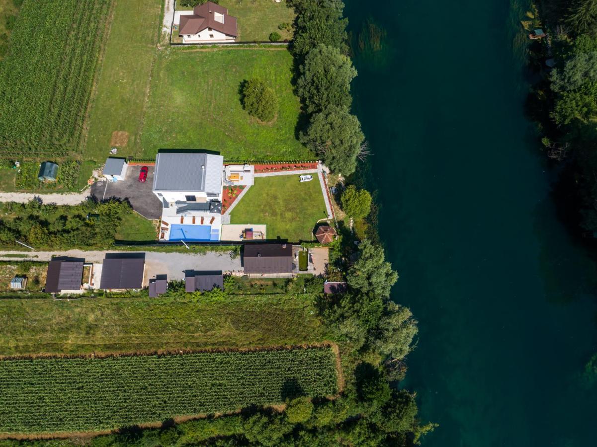 Summer Villa *