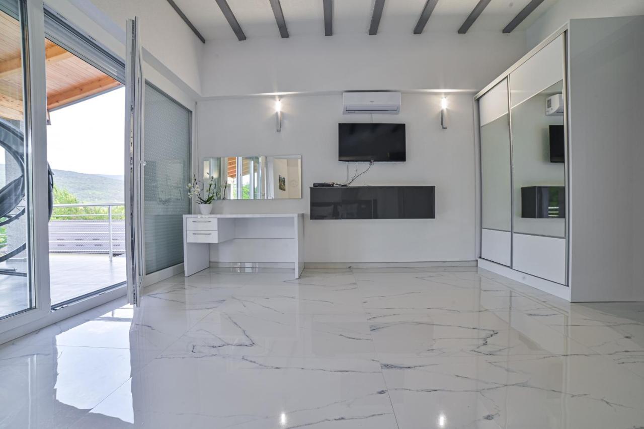 Villa Summer