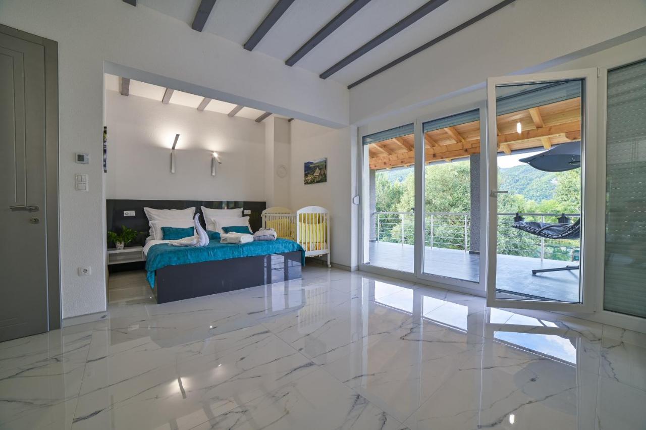 Summer Villa *
