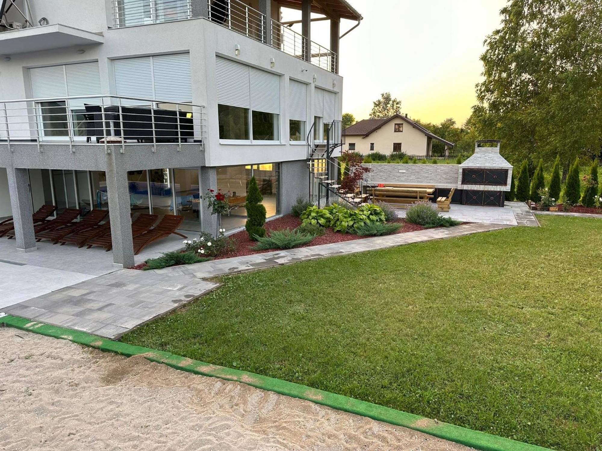 Villa Summer *